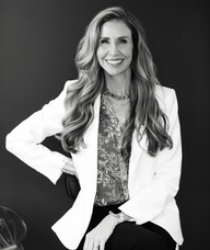 Book an Appointment with Laura Schutze for Injectables