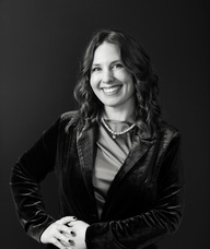 Book an Appointment with Carmela Davis for Red Light Therapy