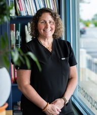 Book an Appointment with Shannon McMahon for Acupuncture